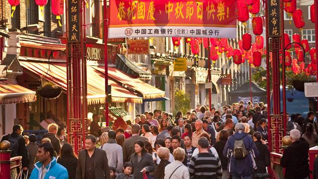 Hundreds of thousands of people will flock to Chinatown in London from 31 January to 2 February. Photo VisitLondon.com